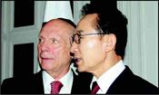Rabbi Arthur Schneier (left) and Lee Myung-bak, President of South Korea.