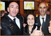 It�s two thumbs up for Gloria Starr Kins. <br />
Photos by Gloria Starr Kins, Shahar Azran & The FIDF