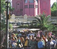 A craftsmen fair held at Recoleta, a popular site for many visitors.